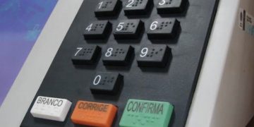 TSE amplia horário de votação em uma hora, e eleitores irão às urnas das 7h às 17h