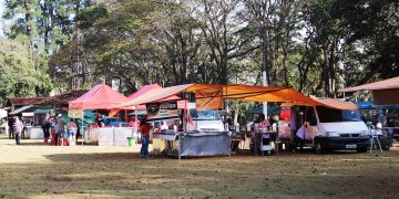 Prefeitura libera volta de barracas de roupas nas feiras da cidade