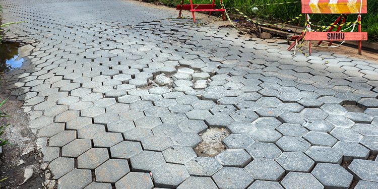 Estrada Sônia Zenorini sofre obras emergenciais