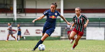 Meninas vencem o Flu e se isolam na liderança do Brasileiro Feminino