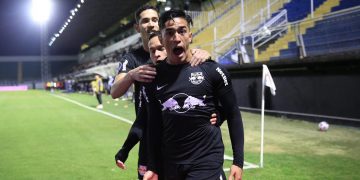 Com dificuldades, Bragantino avança na Sul-Americana após empate com o Del Valle