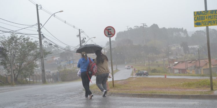 Chuva não deve dar trégua até a próxima semana 