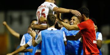 Bragantino vence com facilidade o lanterna Novorizontino