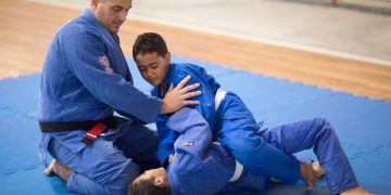 Treinos de Jiu-Jitsu e Muay Thai oferecidos gratuitamente pela Prefeitura