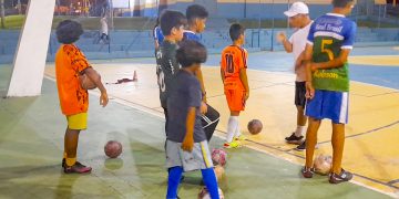 Treinos gratuitos de futsal para crianças de 9 a 12 anos