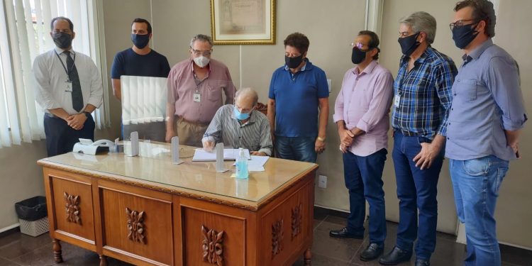 Jesus Chedid tem alta e volta ao comando da Prefeitura