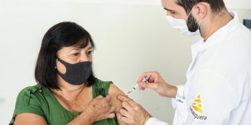 Quarta dose contra a Covid para quem tem 60+ começou