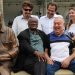Estátua em homenagem ao poeta Oswaldo de Camargo é inaugurada na Praça da Poesia