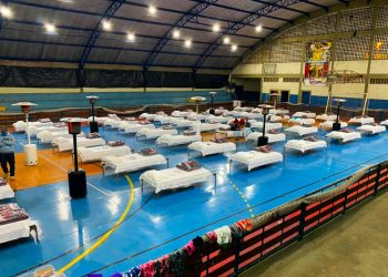 Pessoas em situação de rua serão acolhidas durante onda da frio