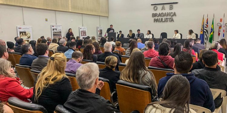 OAB local participa de ato em defesa da democracia e do Estado de Direito