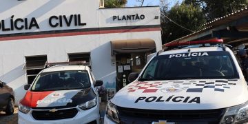 Marido esfaqueia esposa por ciúmes   