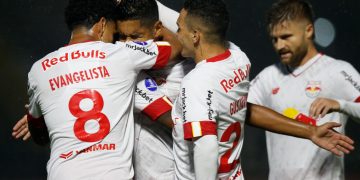 Bragantino goleia Oriente Petrolero e lidera na Copa Sul-Americana