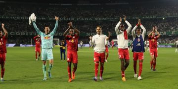 Vitória sobre o Coritiba coloca o Bragantino no G5