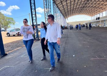 Prefeito, vereadores e imprensa visitam obras