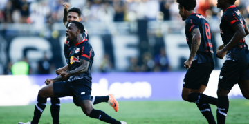 Vitória sobre o Corinthians mantém o Bragantino na luta pelo título