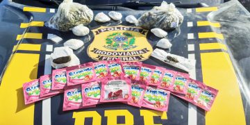 Pela primeira vez no Brasil: Durante Operação Argos, PRF prende mulher com “bala de maconha”, skunk e haxixe
