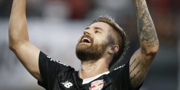 Bragantino derrota o Santos e mostra jogadores determinados