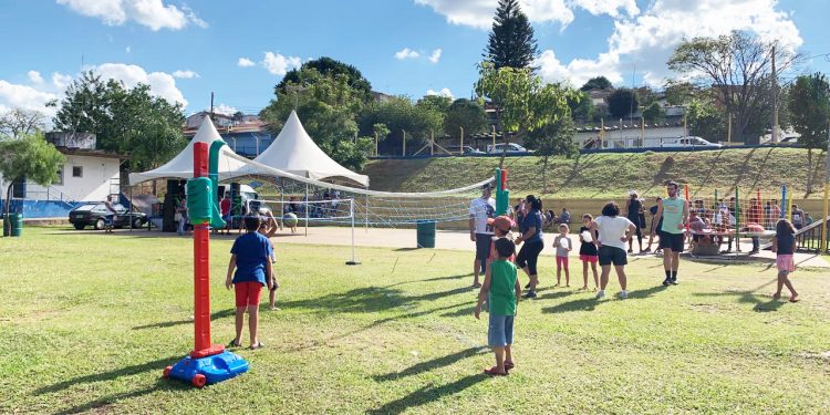 “Brincando na Praça” acontece no campo de futebol do Campo Novo amanhã