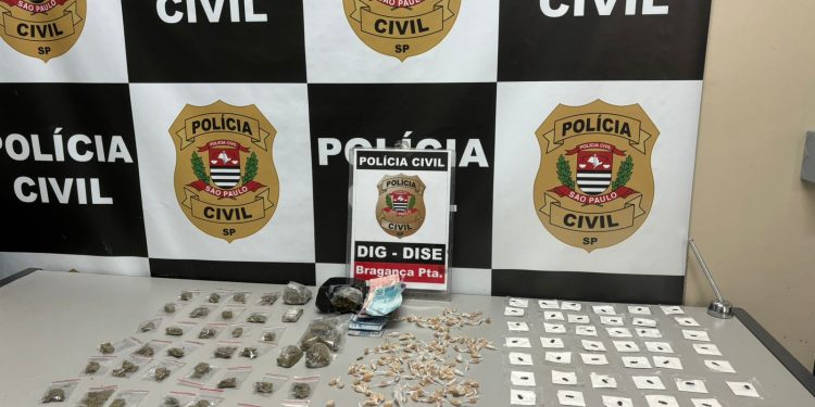 DISE encontra 307 porções de drogas em casa no Cruzeiro; uma pessoa foi presa