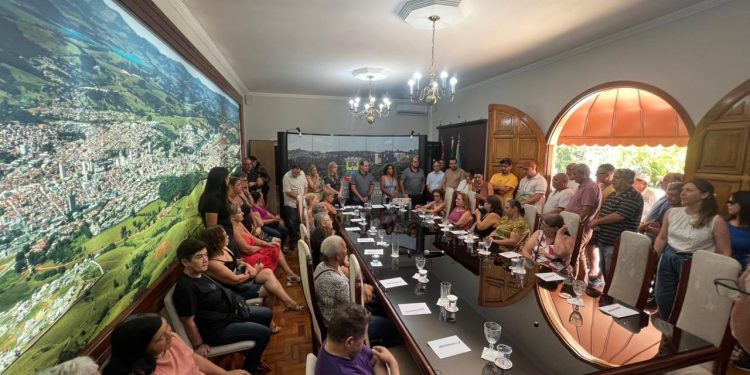 VALE ALIMENTAÇÃO:  STF suspende benefício de aposentados e pensionistas