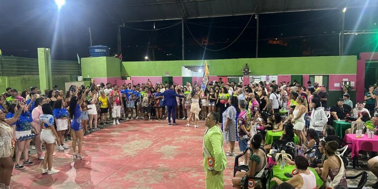 Abertura do Carnaval com festa na quadra da Lavapés