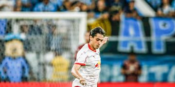 Com golaço de Rodriguinho, Braga garante o empate fora de casa contra o Grêmio  