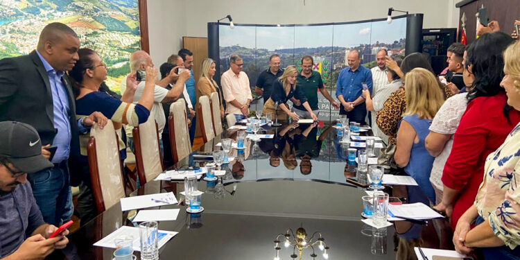 Prefeitura regulamenta auxílio alimentar e define regras para adesão de aposentados e pensionistas