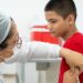 Vacinação contra dengue é ampliada para novos grupos