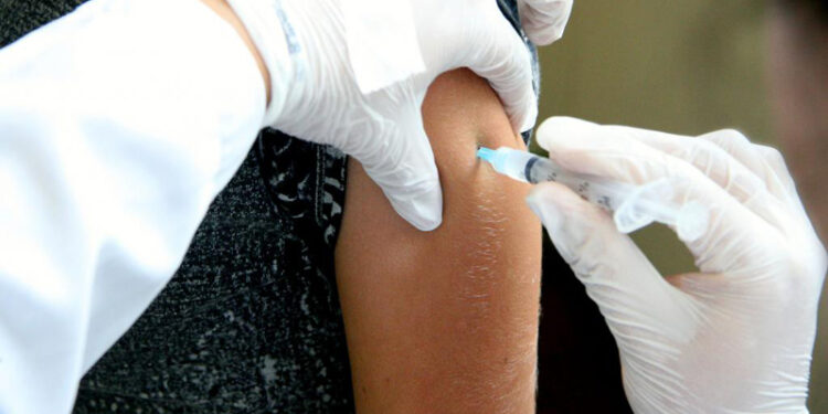 Semana Mundial de Imunização reforça alerta para vacinação contra gripe, febre amarela e sarampo