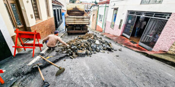 Rua Professor Luiz Nardy é liberada após serviços emergenciais