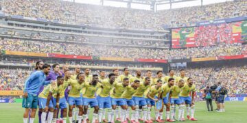 Eliminado pela Noruega, Brasil deixa a Copa nas oitavas; França é a primeira semifinalista