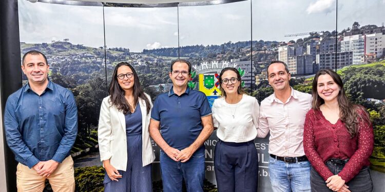Prefeitura e Grupo Carrefour discutem implantação do Atacadão