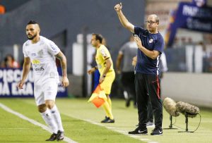 Interino, Vinícius Munhoz armou bem a equipe que merecia a vitória | Fotos: Ari Ferreira/Bragantino