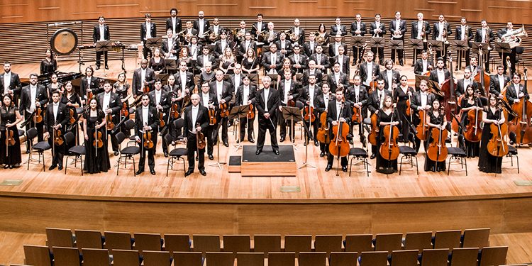 Filarmônica de Minas Gerais fecha o Natal Luz com um concerto na Casa da Cultura