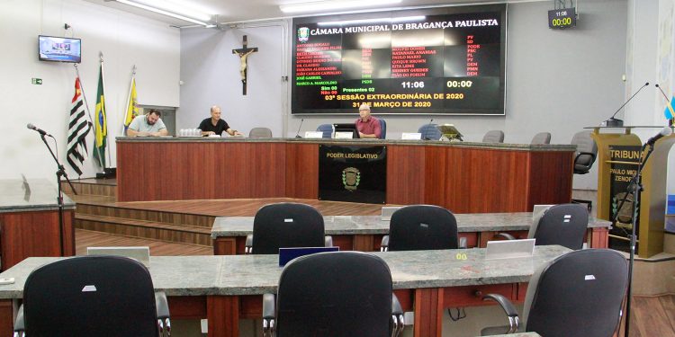 Câmara marca sessão para discutir mudança no Regimento Interno