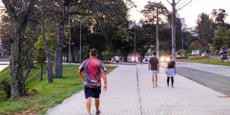 Locais públicos não devem ser frequentados