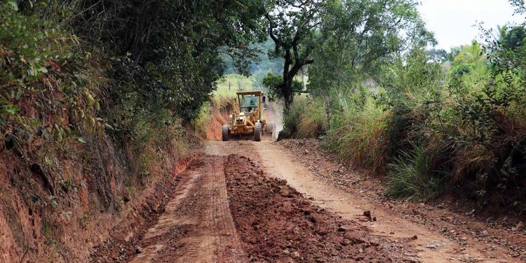 Serviços de manutenção seguem por toda cidade
