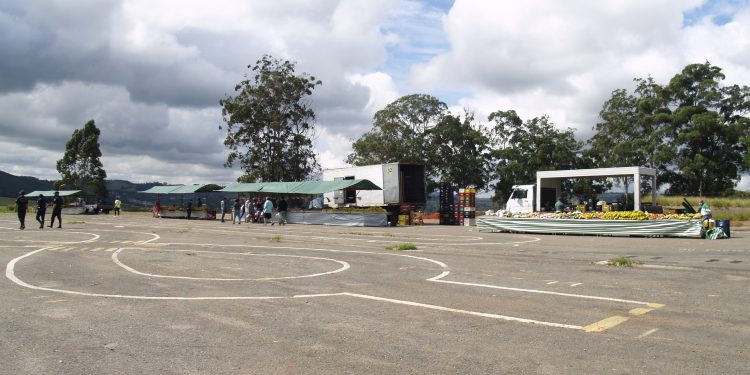 Feira “drive-thru” será toda quinta no Posto de Monta