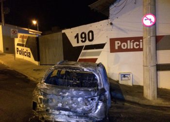 Com explosões e tiros de fuzil, quadrilha tenta roubar agência da Caixa