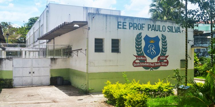 Mais de 10 vezes: Cresce transferência de alunos para escolas públicas