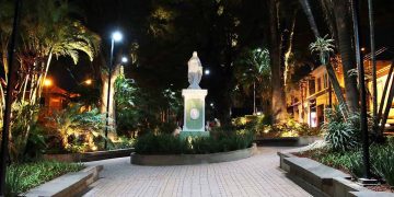 Praça do Rosário é entregue revitalizada