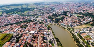 Estado firma acordo de US$ 250 mil para apoiar a retomada do turismo