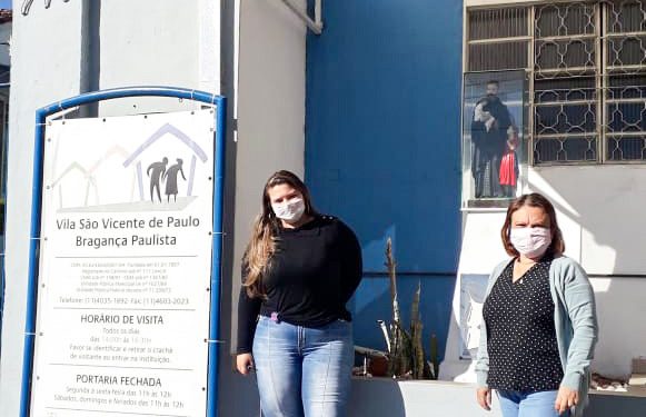 Campanha Pé Quente entregou arrecadações à idosos e crianças