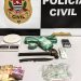 Na casa do traficante foram apreendidos tijolos de maconha e apetrechos para o embalo de drogas