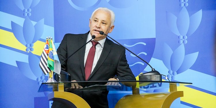 Fim do caso da calcinha:  Vereador é advertido por comissão de ética      