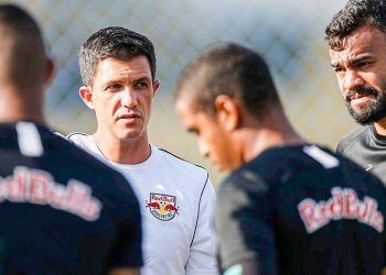 Mauricio Barbieri tem a missão de trazer bom resultado dentro de casa para que o time comece sua reação no certame antes que seja tarde | Ari Ferreira/RB Bragantino