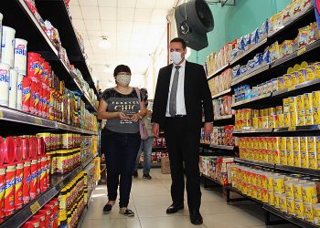 Procon fiscaliza preços abusivos em supermercados locais