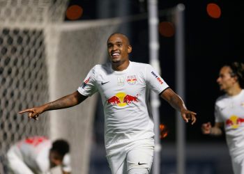 Vitória para espantar a crise e embalar no campeonato