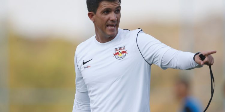 Bragantino estreia Barbieri como técnico contra o Palmeiras