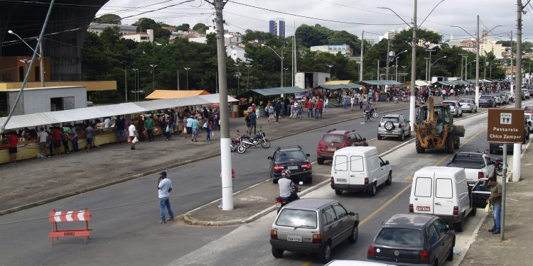 Feirantes querem voltar ao Lavapés